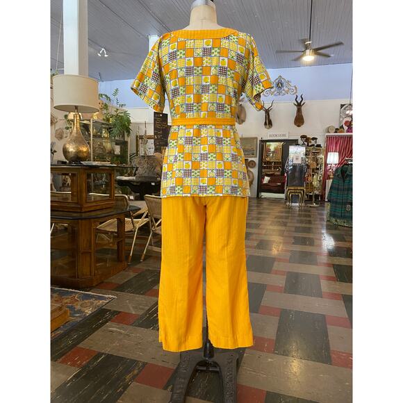 1970s pantsuit, 70s 2 piece set, vintage outfit, novelty print, mod pants, 27 - Picture 9 of 9